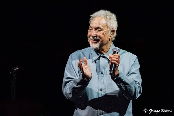 Tom Jones Gives a Fantastic Memorable Performance at Mohegan Sun – New England Rock Review